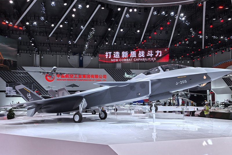 China Debuts J-20S Two-Seat Fighter Model at Zhuhai Airshow